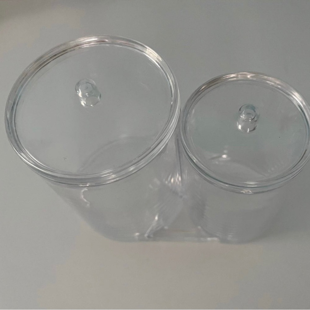 Hard Plastic container with lid